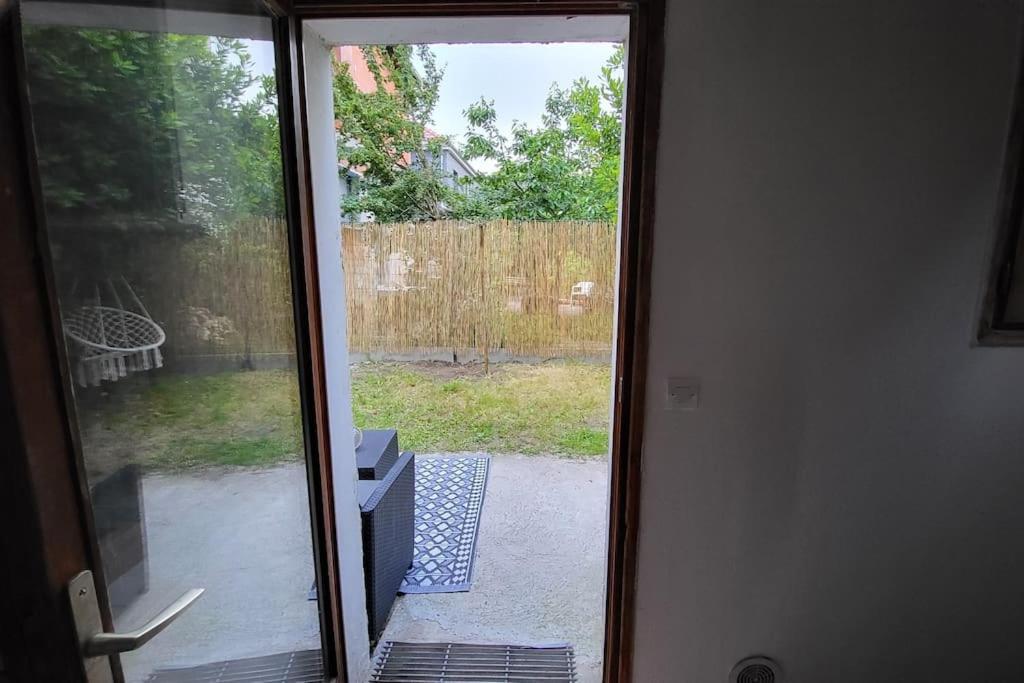 Appartement Le Petit Entre Paris Et Disney, Proche Centrex Avec Jardin Privatif Et Parking
